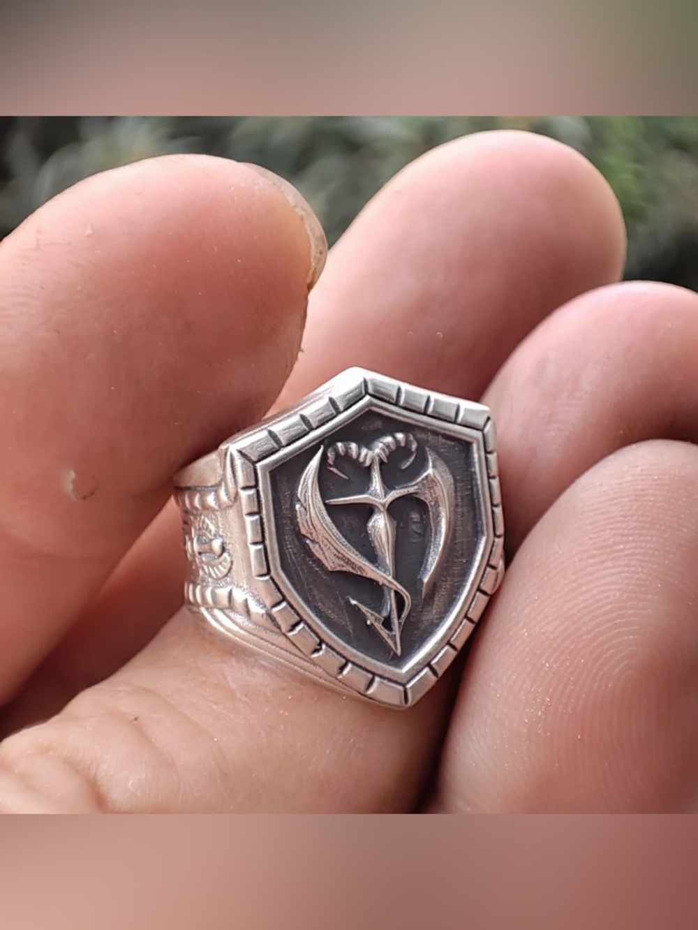 Devil May Cry Shield Ring 6 
Brand New